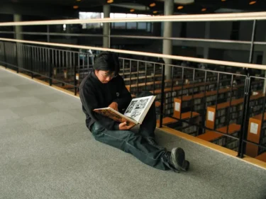 れたすの恋、一途な思いは図書館で – ノリと楽しさ Vol.27