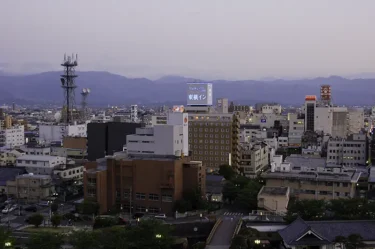 無免で……